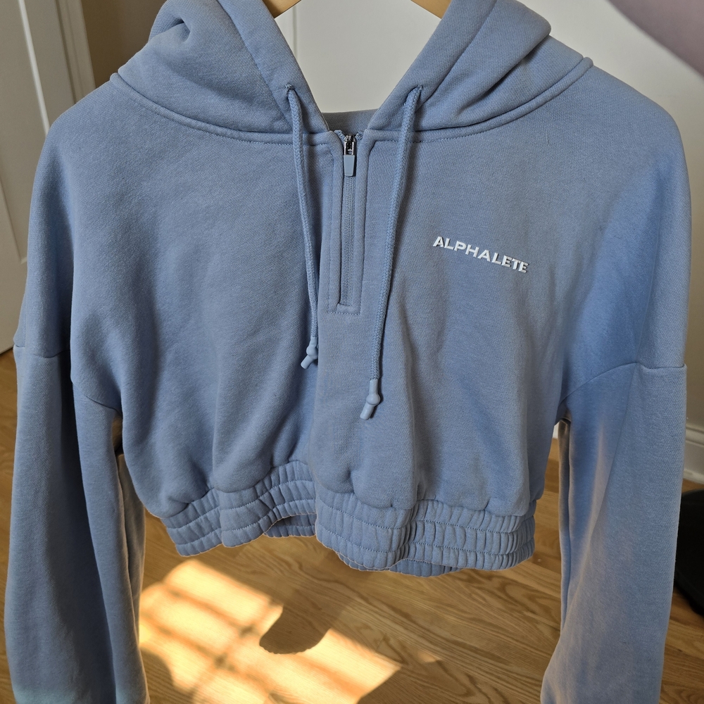 Alphalete Crop Sweatshirt